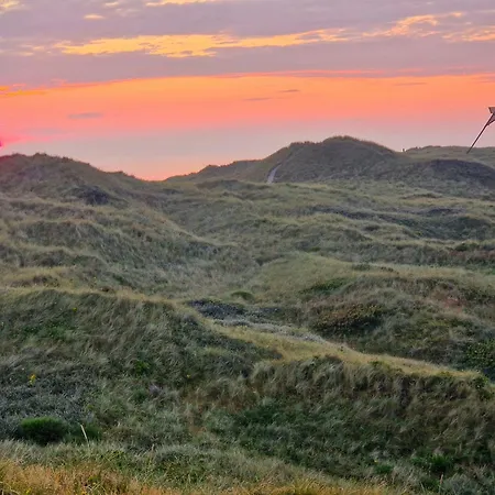 Thatched In The Dunes By The 펜션 *